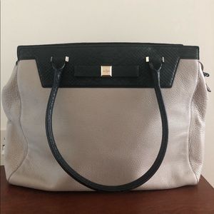 😁Black and light grey Kate spade hand bag/purse